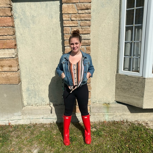 Meet your Posher, Haley - Picture 1 of 1